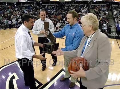 Thumbnail 3 in Inglewood vs. St. Mary's (CIF State D3 Final) photogallery.