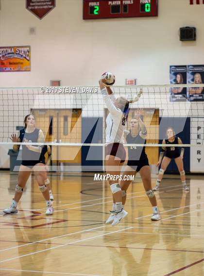 Thumbnail 2 in Desert Vista vs Perry photogallery.