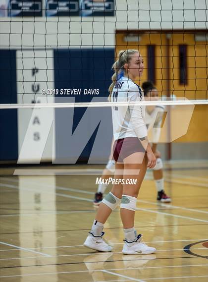 Thumbnail 2 in Desert Vista vs Perry photogallery.