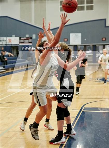 Thumbnail 3 in Vista del Lago vs. Cordova (CIF SJS D2 Playoffs) photogallery.