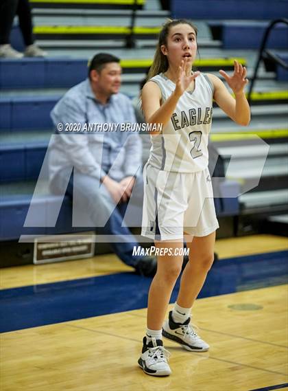 Thumbnail 2 in Vista del Lago vs. Cordova (CIF SJS D2 Playoffs) photogallery.