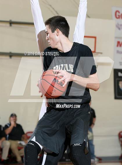 Thumbnail 3 in Golden Sierra vs. Stockton Christian (Viking Classic) photogallery.