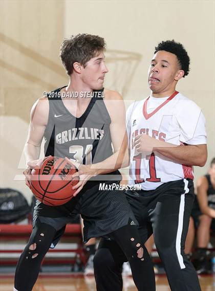 Thumbnail 2 in Golden Sierra vs. Stockton Christian (Viking Classic) photogallery.