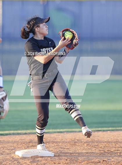 Thumbnail 1 in Foster @ Lamar Consolidated photogallery.