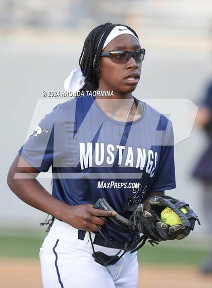 Thumbnail 1 in Foster @ Lamar Consolidated photogallery.