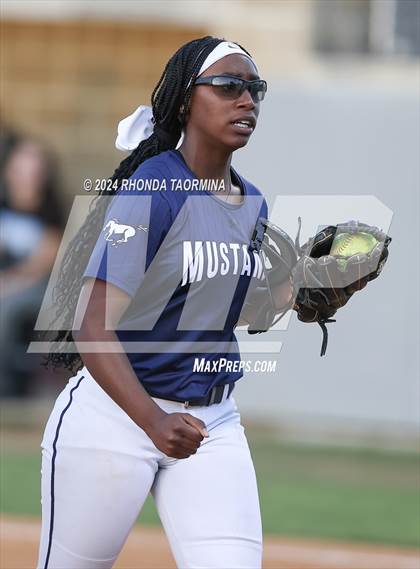 Thumbnail 3 in Foster @ Lamar Consolidated photogallery.