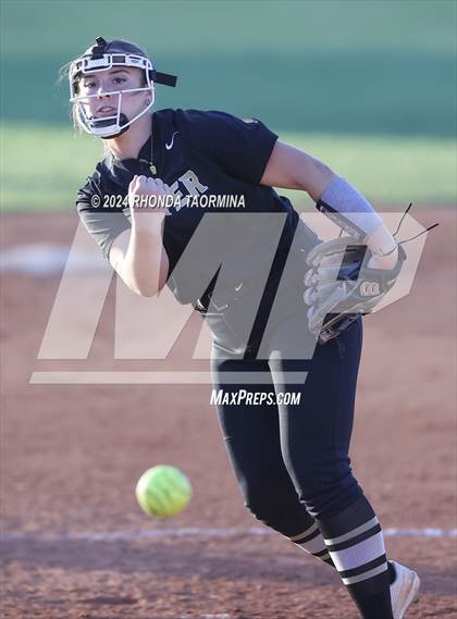 Thumbnail 3 in Foster @ Lamar Consolidated photogallery.