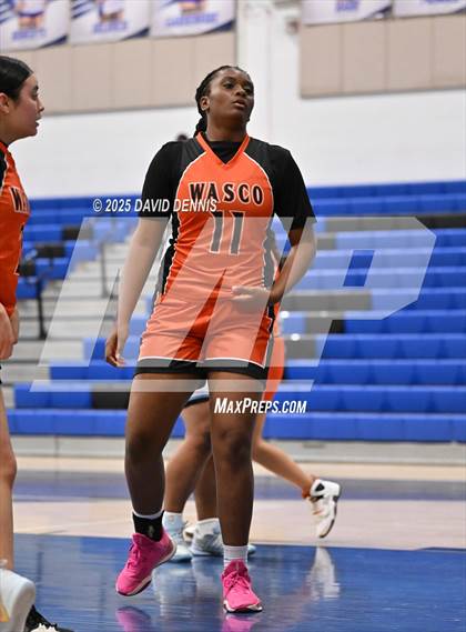 Thumbnail 3 in Wasco vs. South (Thanksgiving Hoopfest) photogallery.