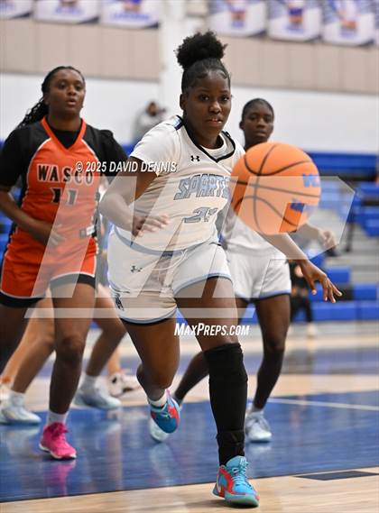 Thumbnail 3 in Wasco vs. South (Thanksgiving Hoopfest) photogallery.