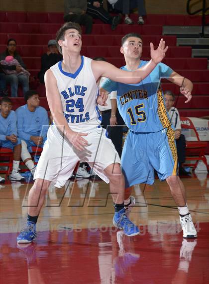 Thumbnail 2 in Center vs. Davis (Common Good Classic) photogallery.
