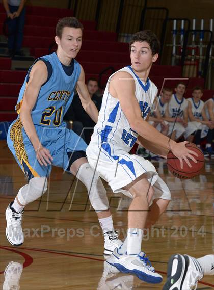 Thumbnail 1 in Center vs. Davis (Common Good Classic) photogallery.