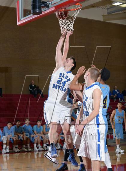 Thumbnail 1 in Center vs. Davis (Common Good Classic) photogallery.