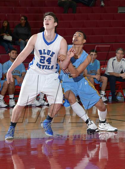 Thumbnail 3 in Center vs. Davis (Common Good Classic) photogallery.