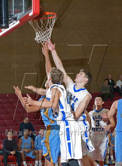 Thumbnail 1 in Center vs. Davis (Common Good Classic) photogallery.