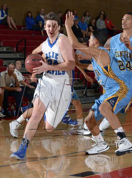 Thumbnail 1 in Center vs. Davis (Common Good Classic) photogallery.