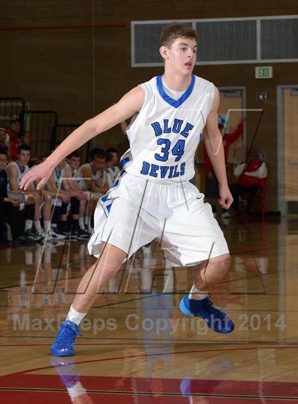 Thumbnail 2 in Center vs. Davis (Common Good Classic) photogallery.