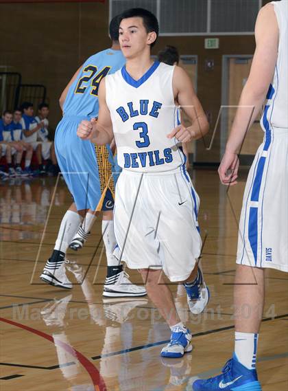 Thumbnail 1 in Center vs. Davis (Common Good Classic) photogallery.