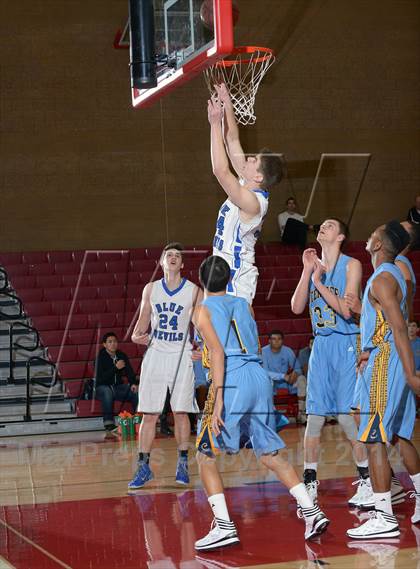 Thumbnail 2 in Center vs. Davis (Common Good Classic) photogallery.