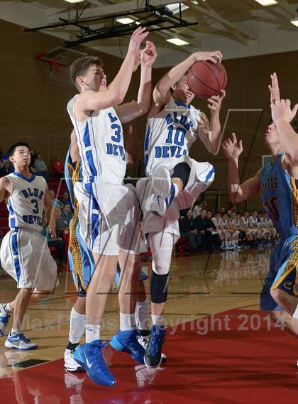 Thumbnail 2 in Center vs. Davis (Common Good Classic) photogallery.