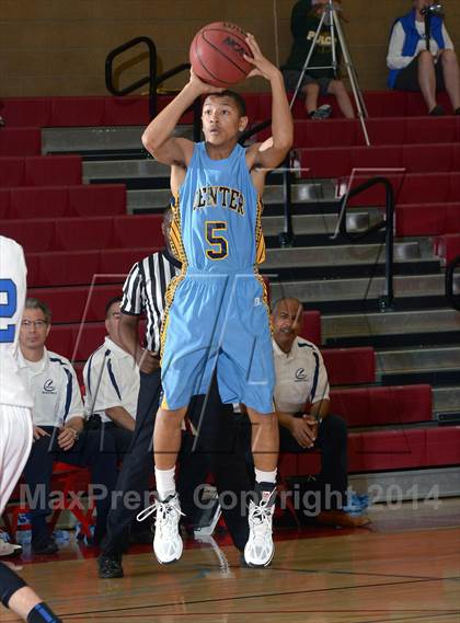 Thumbnail 2 in Center vs. Davis (Common Good Classic) photogallery.