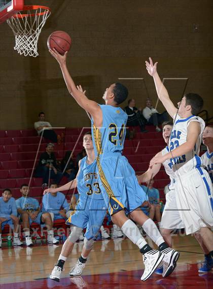 Thumbnail 2 in Center vs. Davis (Common Good Classic) photogallery.