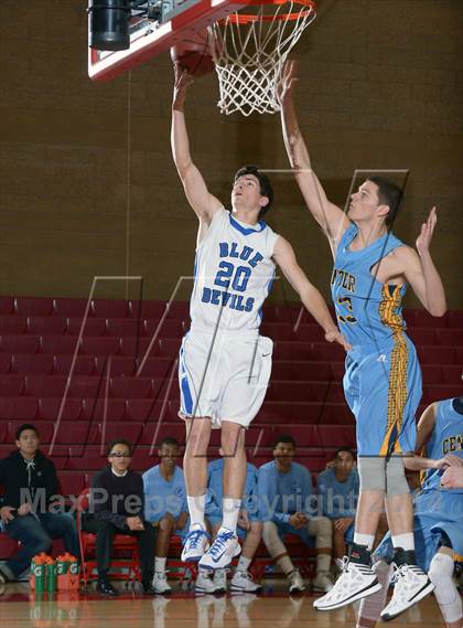 Thumbnail 3 in Center vs. Davis (Common Good Classic) photogallery.