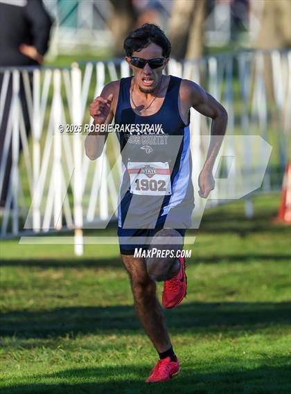 Thumbnail 3 in UIL 3A Boys Cross Country State Final photogallery.