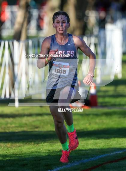 Thumbnail 2 in UIL 3A Boys Cross Country State Final photogallery.