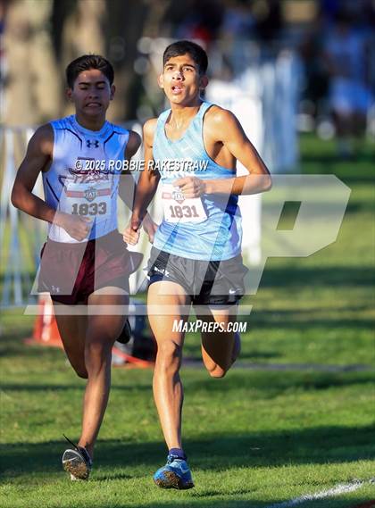 Thumbnail 3 in UIL 3A Boys Cross Country State Final photogallery.