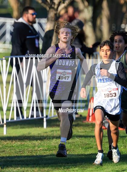 Thumbnail 3 in UIL 3A Boys Cross Country State Final photogallery.