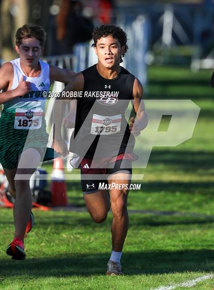 Thumbnail 2 in UIL 3A Boys Cross Country State Final photogallery.
