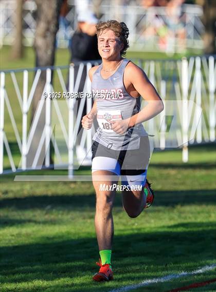 Thumbnail 3 in UIL 3A Boys Cross Country State Final photogallery.