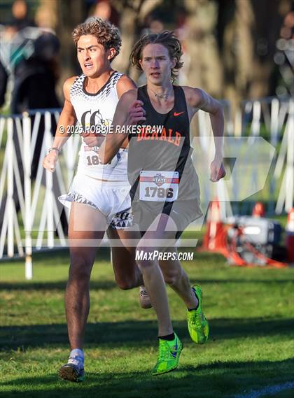 Thumbnail 2 in UIL 3A Boys Cross Country State Final photogallery.
