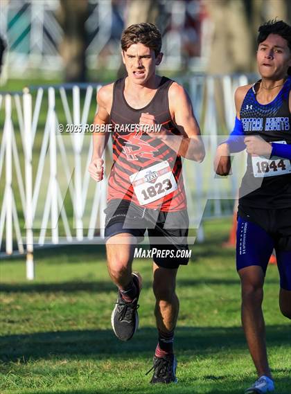 Thumbnail 2 in UIL 3A Boys Cross Country State Final photogallery.