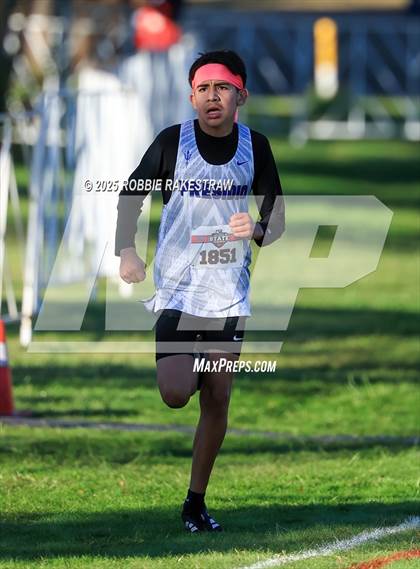 Thumbnail 2 in UIL 3A Boys Cross Country State Final photogallery.
