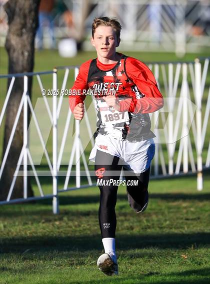 Thumbnail 1 in UIL 3A Boys Cross Country State Final photogallery.
