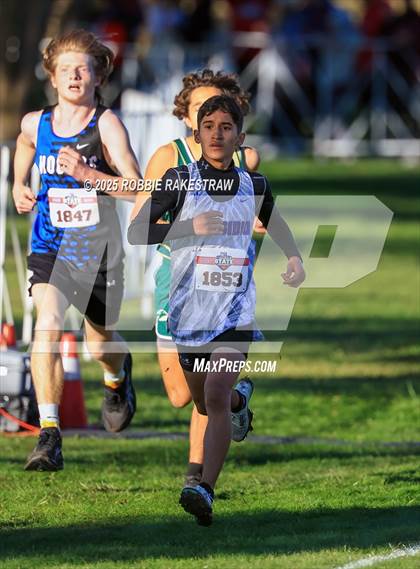 Thumbnail 2 in UIL 3A Boys Cross Country State Final photogallery.