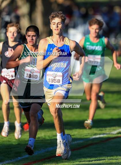 Thumbnail 3 in UIL 3A Boys Cross Country State Final photogallery.