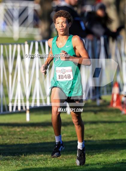 Thumbnail 2 in UIL 3A Boys Cross Country State Final photogallery.