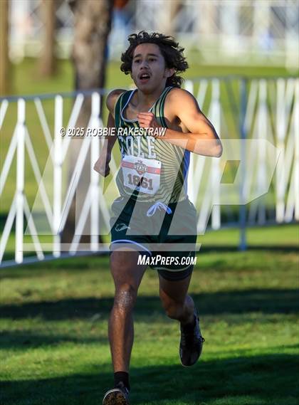 Thumbnail 2 in UIL 3A Boys Cross Country State Final photogallery.