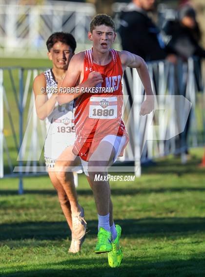 Thumbnail 2 in UIL 3A Boys Cross Country State Final photogallery.