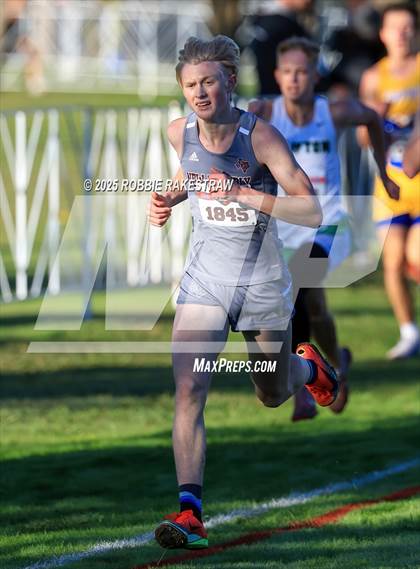 Thumbnail 2 in UIL 3A Boys Cross Country State Final photogallery.