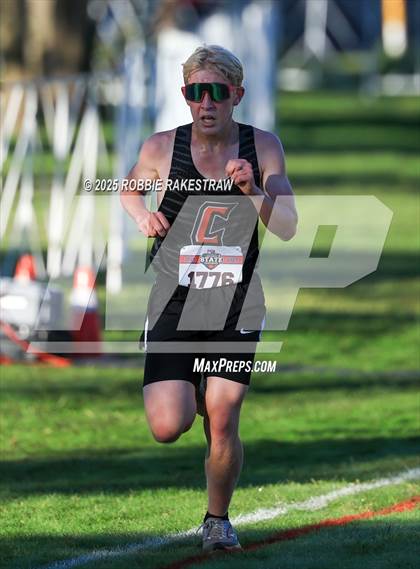 Thumbnail 2 in UIL 3A Boys Cross Country State Final photogallery.