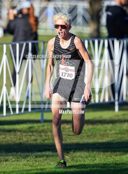 Thumbnail 2 in UIL 3A Boys Cross Country State Final photogallery.