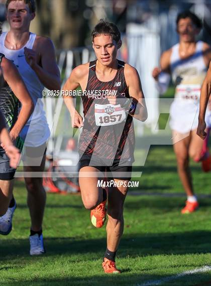 Thumbnail 2 in UIL 3A Boys Cross Country State Final photogallery.