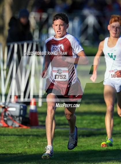 Thumbnail 2 in UIL 3A Boys Cross Country State Final photogallery.