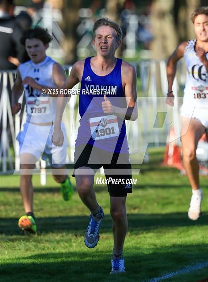 Thumbnail 1 in UIL 3A Boys Cross Country State Final photogallery.