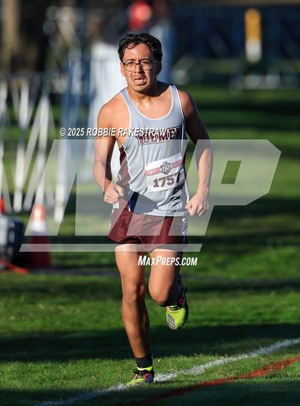 Thumbnail 2 in UIL 3A Boys Cross Country State Final photogallery.