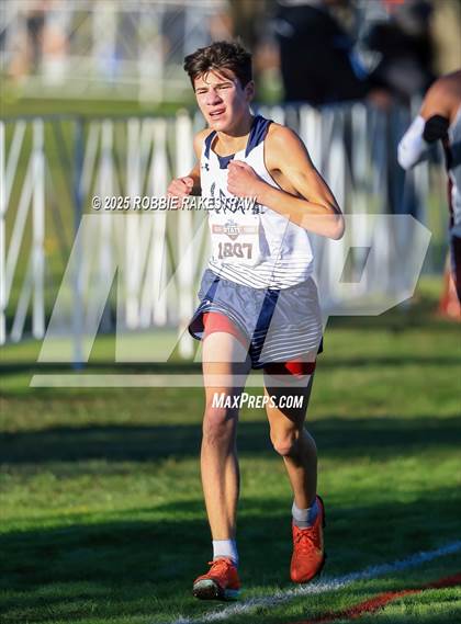 Thumbnail 2 in UIL 3A Boys Cross Country State Final photogallery.