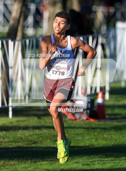 Thumbnail 1 in UIL 3A Boys Cross Country State Final photogallery.